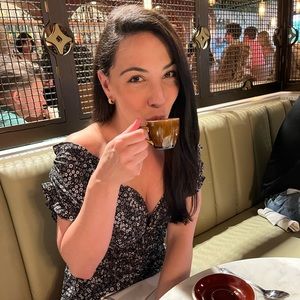 Meet your Posher, Becca